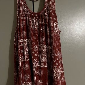 Natural Life flowing tank. Maroon print. Size large.